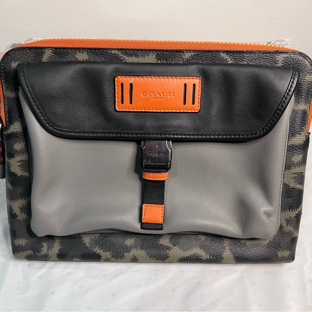 COACH New York Green Black Camo Print iPad Case with Pouch